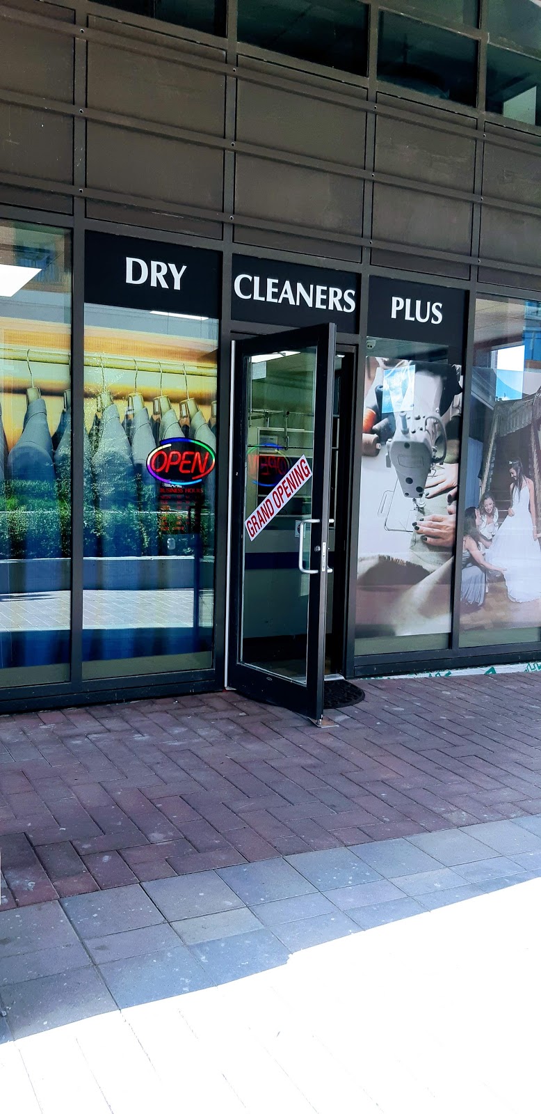 DRY CLEANERS PLUS | 80 Via Bagnato, North York, ON M6A 2S1, Canada | Phone: (416) 781-4767