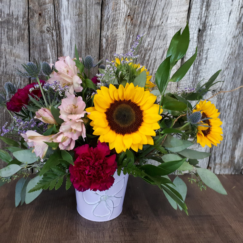 Sweet Clover Flowers & Gifts | 14812 County Rd 43, Finch, ON K0C 1K0, Canada | Phone: (613) 362-8565