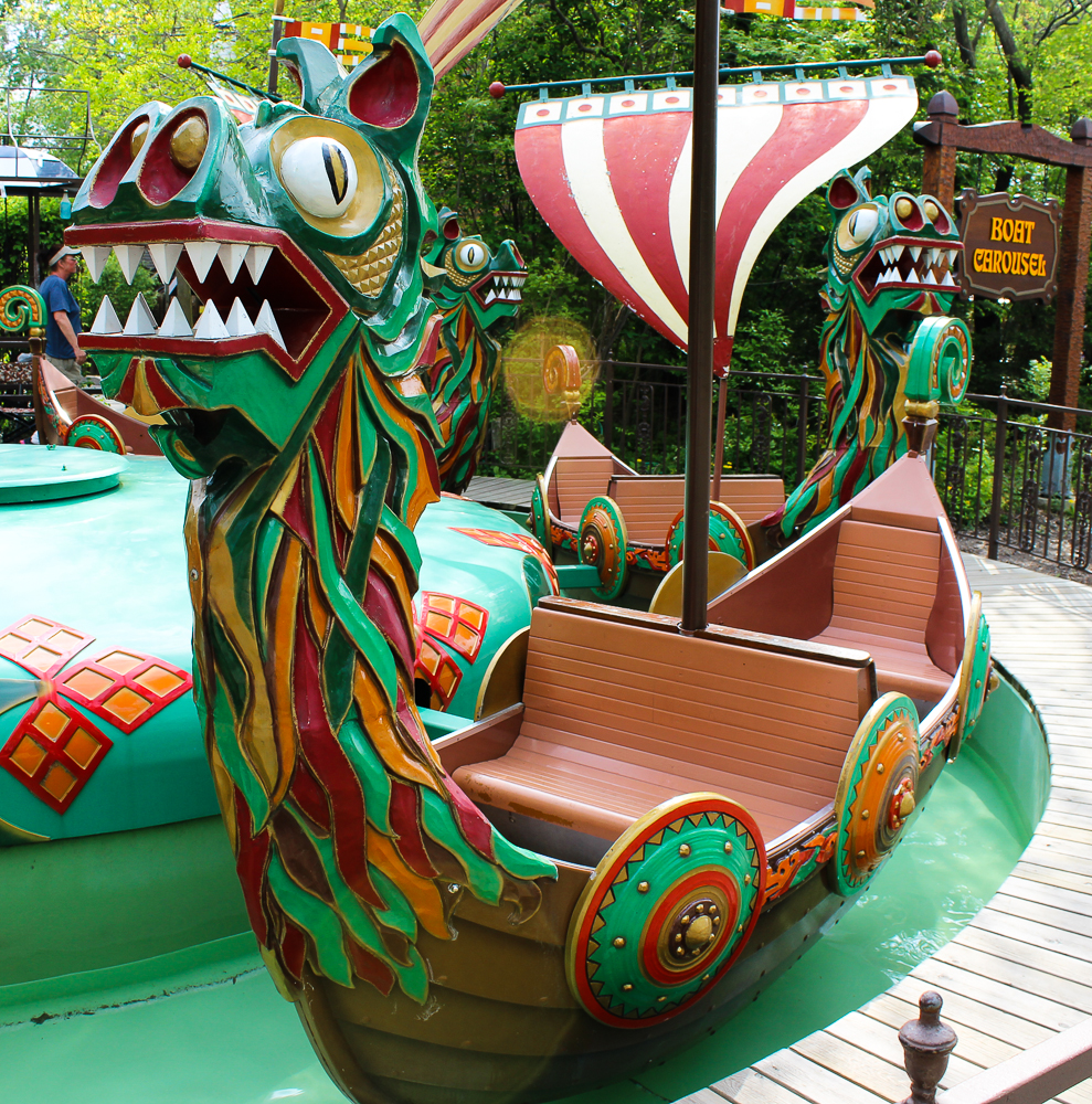 Boat Carousel | 7657 Portage Rd, Niagara Falls, ON L2E 6X8, Canada | Phone: (905) 356-9565