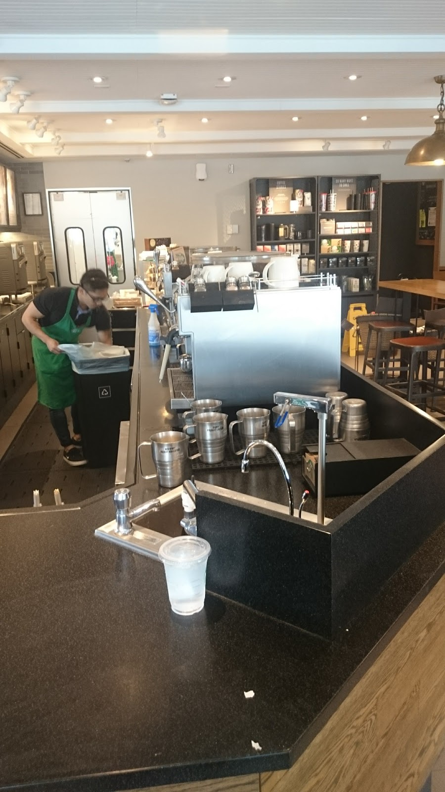 Starbucks | 190 Queen St E, Brampton, ON L6W 2B3, Canada | Phone: (647) 969-9079