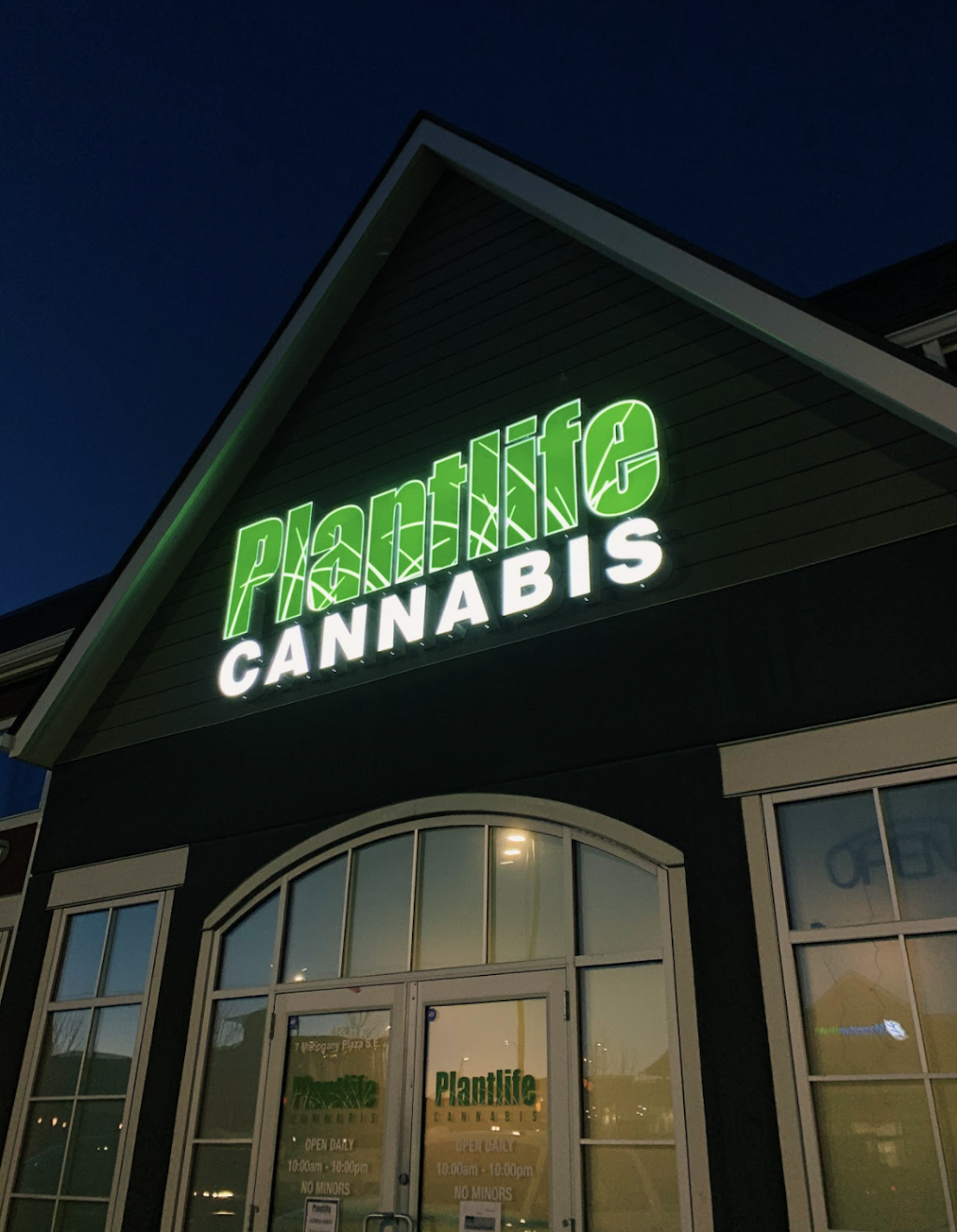 Plantlife Cannabis (Calgary Mahogany) | 7 Mahogany Plaza SE, Calgary, AB T3M 2P8, Canada | Phone: (403) 455-9916