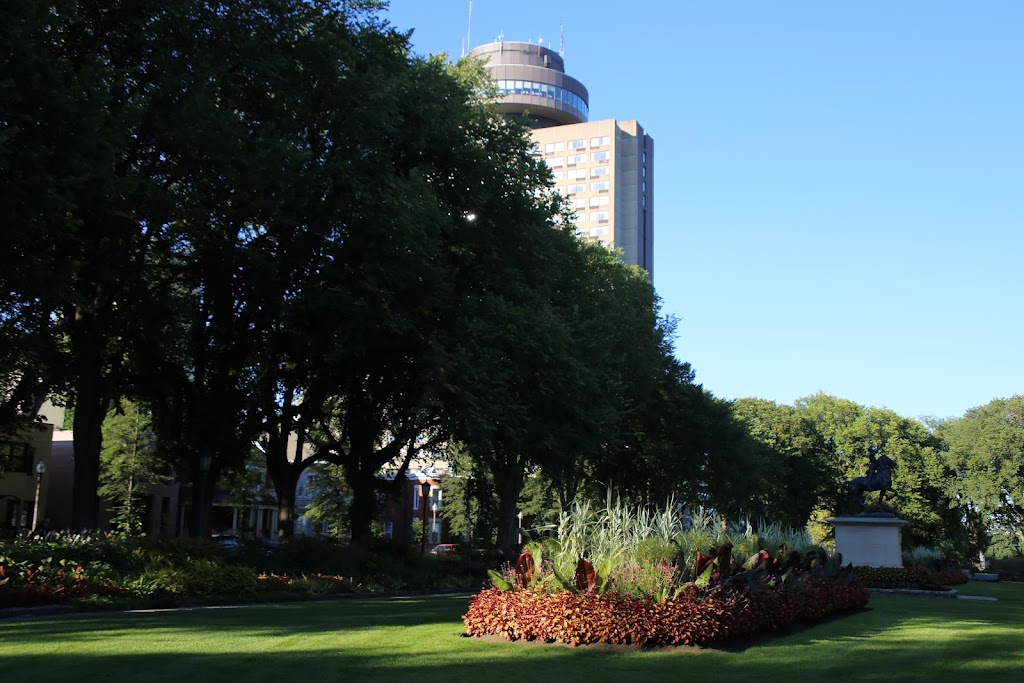 Monument Jeanne-d’Arc | 182 Ave George-VI, Quebec City, QC G1R 5P2, Canada | Phone: (855) 649-6157