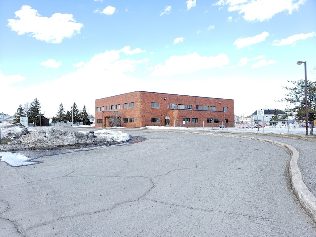 Loiseau-Bleu Primary School | 670 Rue Archambault, Saint-Lin - Laurentides, QC J5M 2Z2, Canada | Phone: (450) 439-6138