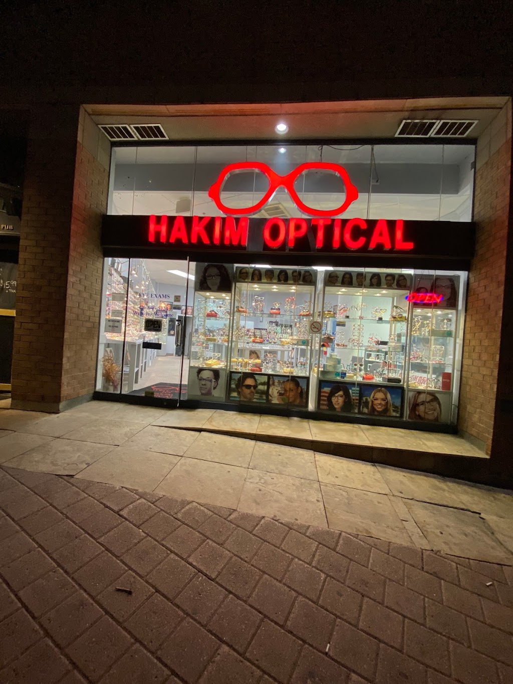 Hakim Optical Bay & Wellesley | 1033 Bay St, Toronto, ON M5S 3A5, Canada | Phone: (416) 640-0721