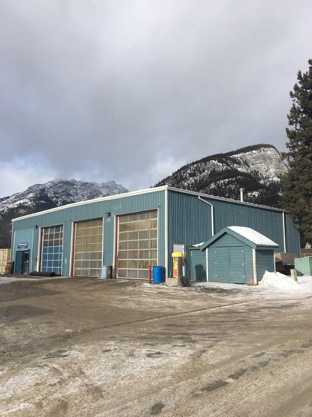 Banff Car Wash | 101 Eagle Crescent, Banff, AB T1L 1B7, Canada | Phone: (403) 763-8185