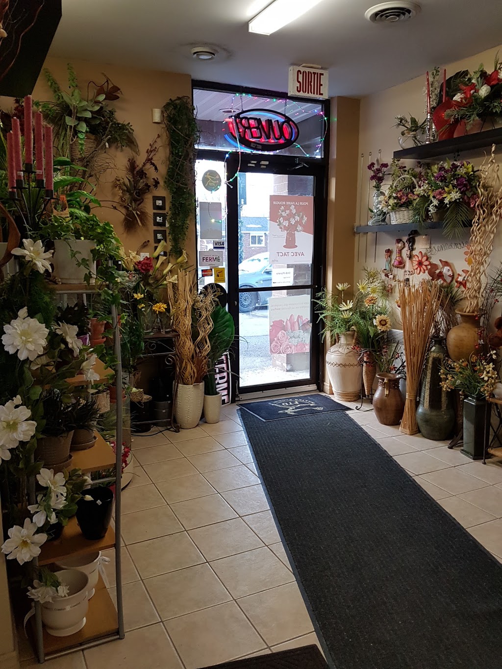 Fleuriste Au Bouquet | 126 Avenue Gatineau, Gatineau, QC J8T 4J6, Canada | Phone: (819) 568-4540