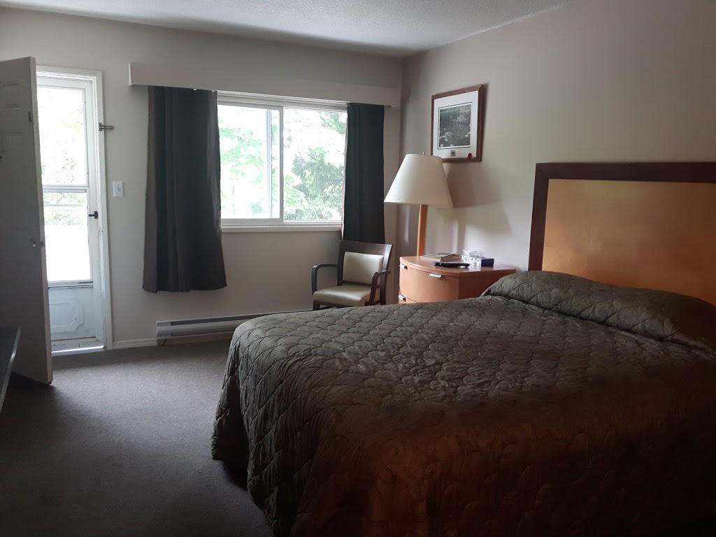 Bridal Falls Motel | 53680 Bridal Falls Rd, Rosedale, BC V0X 1X1, Canada | Phone: (604) 794-7710