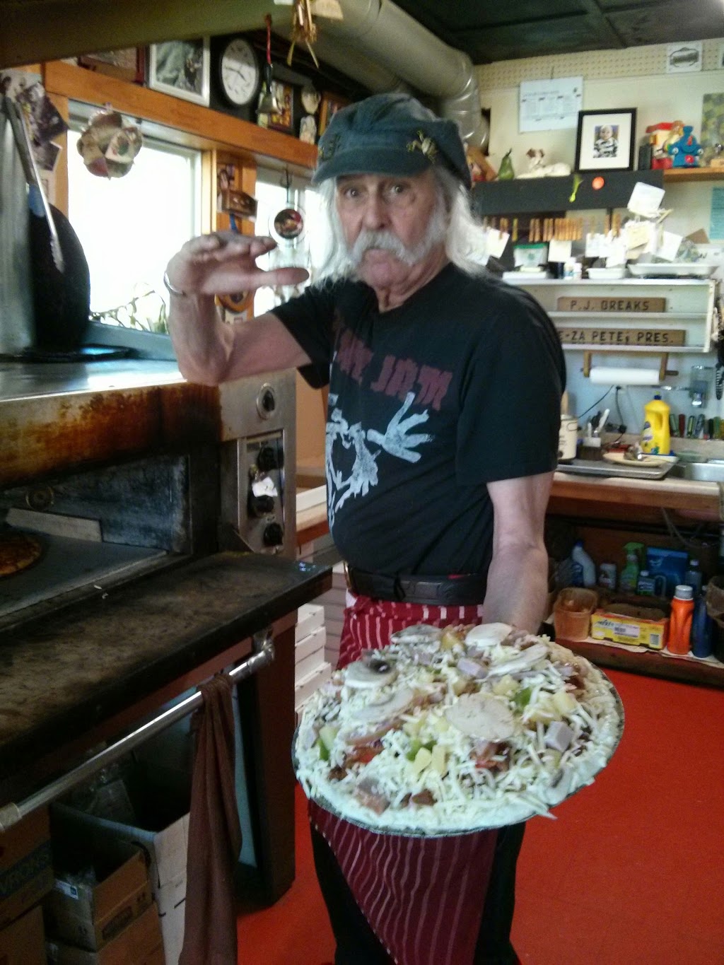 Mountain Station Pizza | 10512 Clark Rd, Mountain, ON K0E 1S0, Canada | Phone: (613) 989-2930