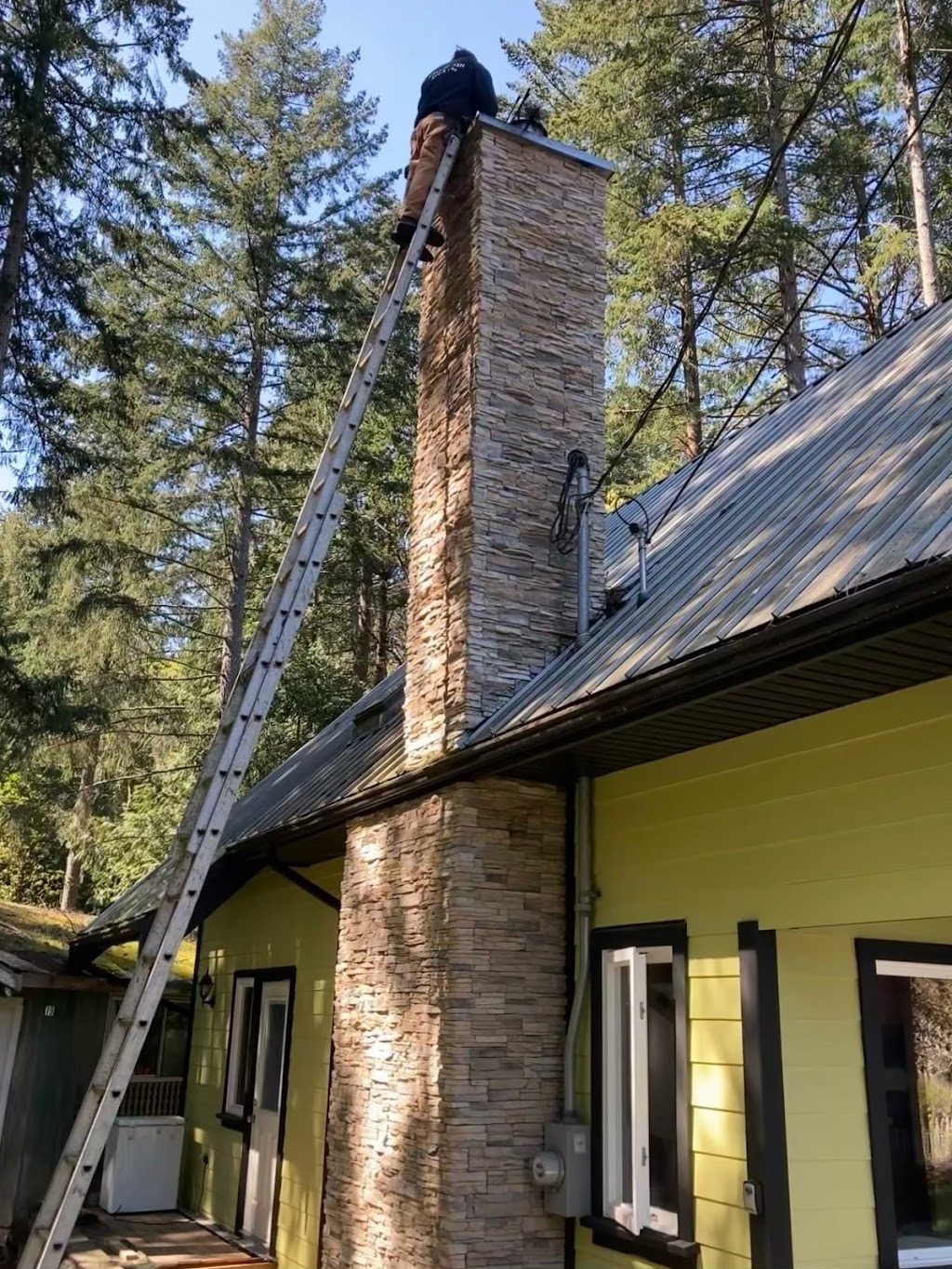 Island SuperSweep Chimney Service | 471 Machleary St, Nanaimo, BC V9R 2H1, Canada | Phone: (250) 753-5912