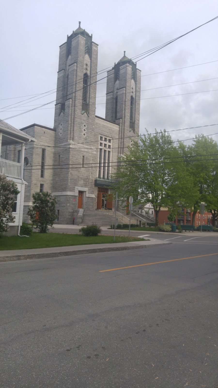 Bibliothèque Memphrémagog | 90 Rue Saint-David, Magog, QC J1X 0H9, Canada | Phone: (819) 843-1330