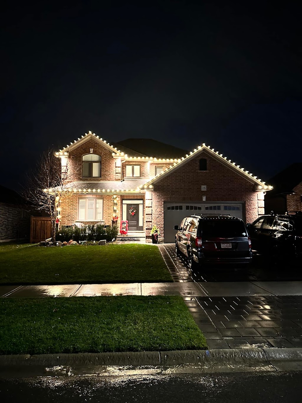 London Christmas Light Installation | 10194 Glendon Dr, Komoka, ON N0L 1R0, Canada | Phone: (519) 520-1384