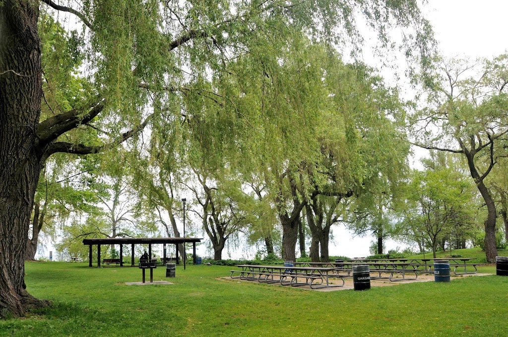 Richards Memorial Park | 804 Lakeshore Rd W, Mississauga, ON L5H, Canada | Phone: (905) 615-4100