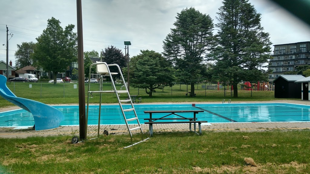 Blantyre Outdoor Pool | 180 Fallingbrook Rd, Scarborough, ON M1N 2V3, Canada | Phone: (416) 392-2489