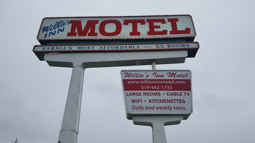 Willies Inn Motel | 1701 London Line, Sarnia, ON N7W 1B1, Canada | Phone: (519) 542-1733