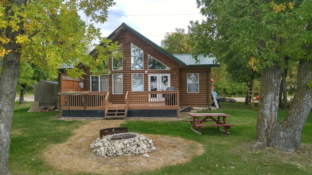 Lake Manitoba Narrows Chalet 5 | 9 Skinny Dip Drive, Oakview, MB R0C 2K0, Canada | Phone: (204) 293-0556