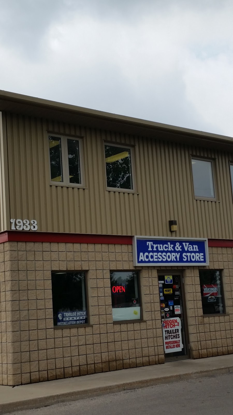 Truck and Van Accessory Store | 1933 Gore Rd, London, ON N5W 6B9, Canada