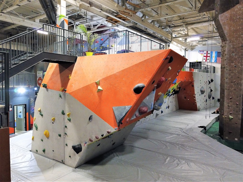 Horizon Roc Climbing Centre | 2350 Rue Dickson, Montréal, QC H1N 3T1, Canada | Phone: (514) 899-5000