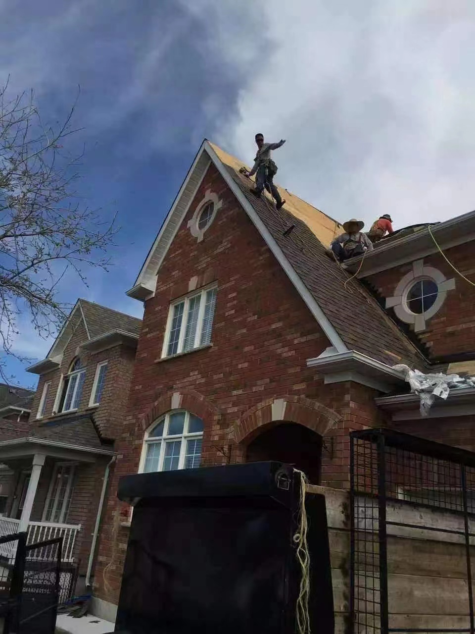 Maple Roofing & Landscaping | 177 Peshawar Ave, Markham, ON L3R 2L6, Canada | Phone: (416) 567-5678