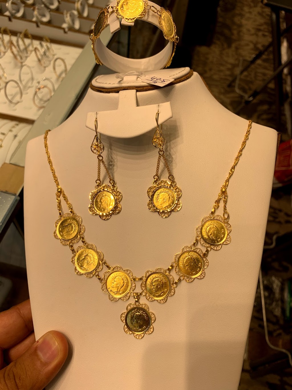 Gold Palace Jewellery | 1921 Eglinton Ave E, Scarborough, ON M1L 2L6, Canada | Phone: (647) 643-5060