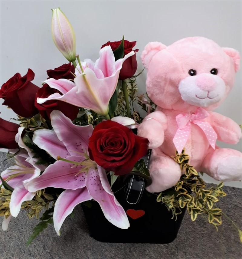 Cupidon Fleuriste Florist | 2288 Rue Fleury E, Montréal, QC H2B 1K6, Canada | Phone: (514) 382-6111