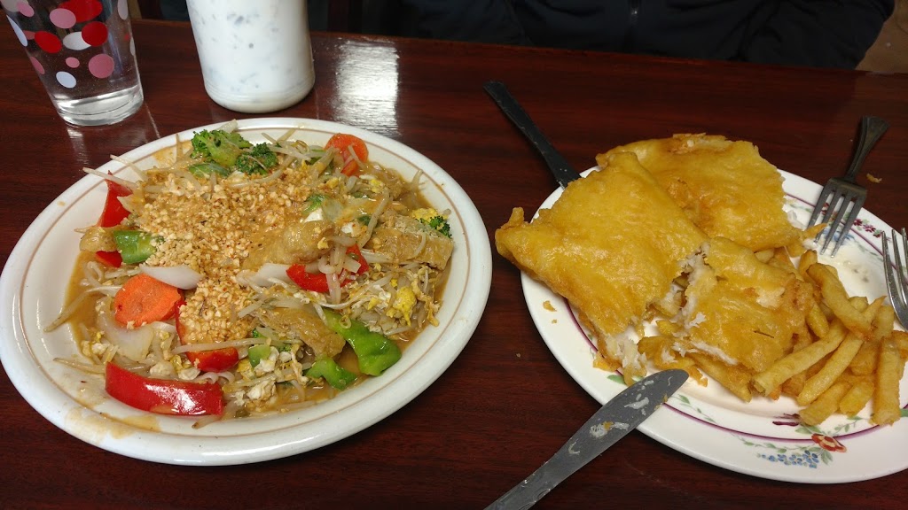 Sues Thai and Fish & Chips | 414 Roncesvalles Ave, Toronto, ON M6R 2N2, Canada | Phone: (416) 531-8822