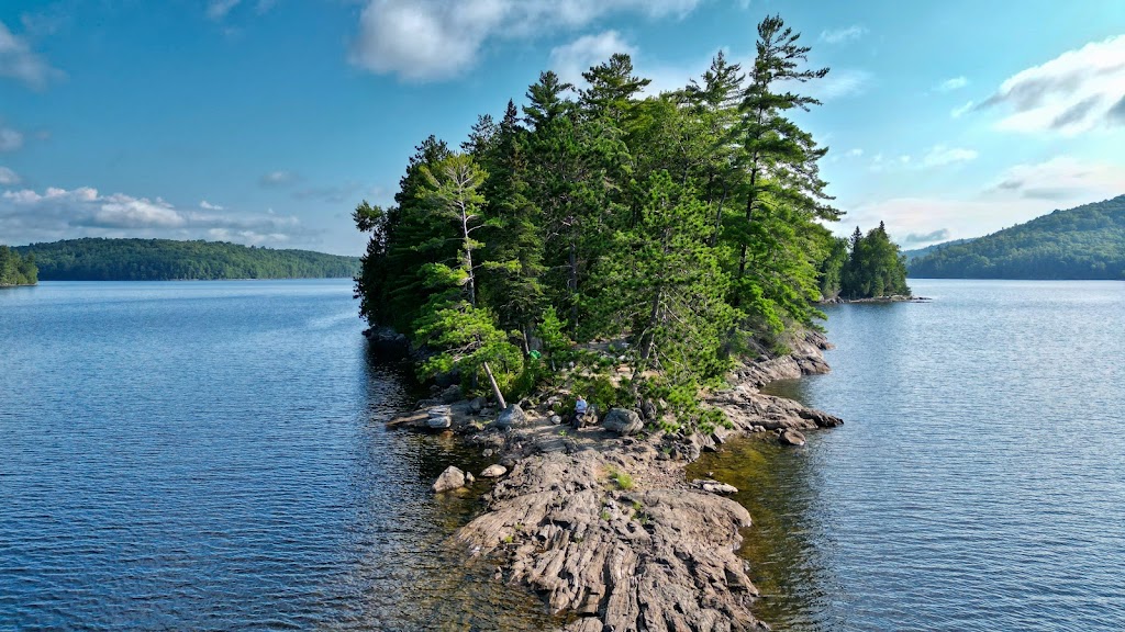 52C - Le cap siffleur | Lac du Poisson Blanc, Antoine-Labelle, QC J0X, Canada | Phone: (819) 767-2999