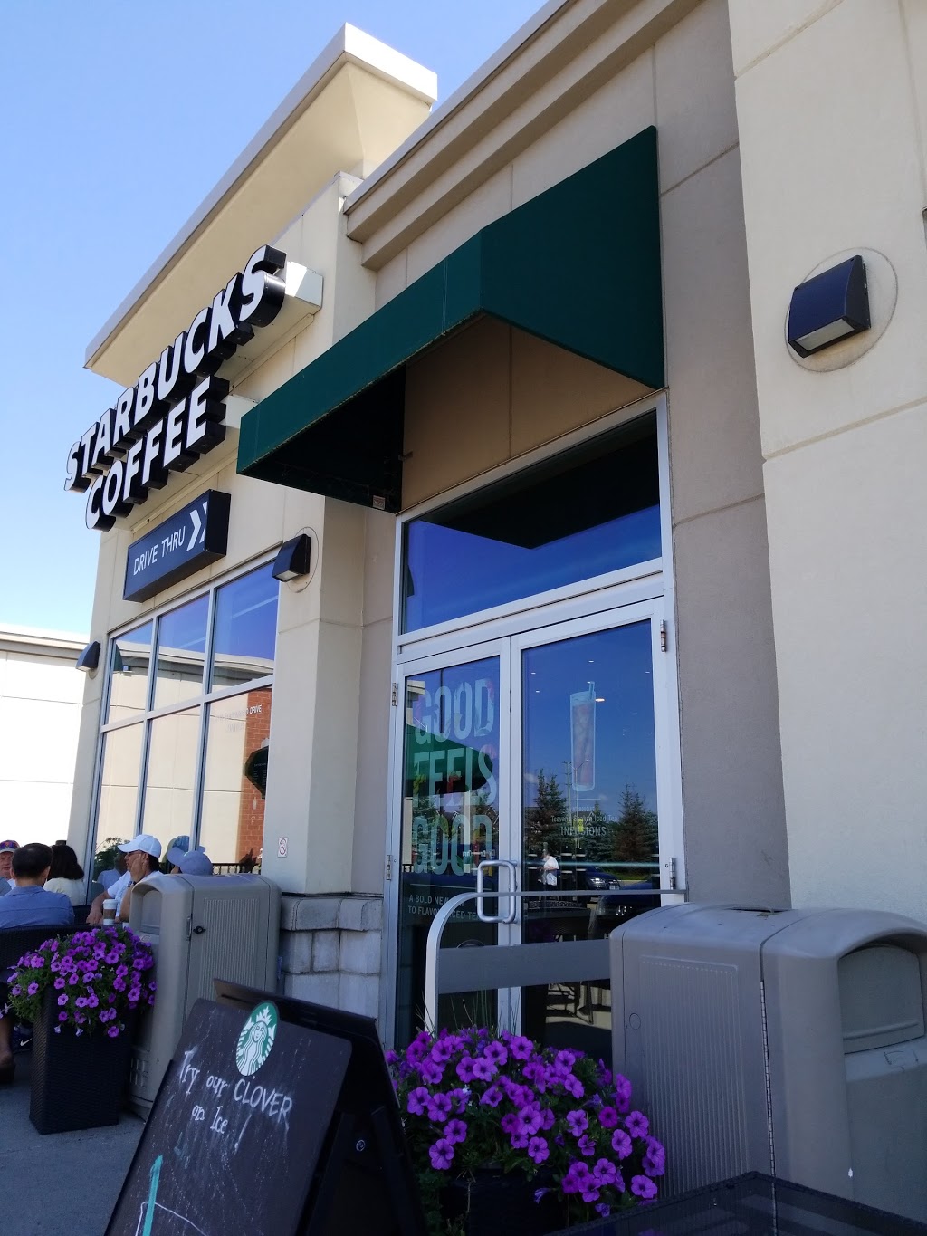 Starbucks | 3302 Woodroffe Ave, Nepean, ON K2J 4G5, Canada | Phone: (613) 823-9903