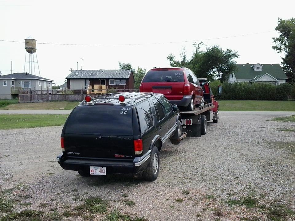 Yellow Hook Towing | 704 Westridge Rd, Strathmore, AB T1P 1H8, Canada | Phone: (403) 901-0087