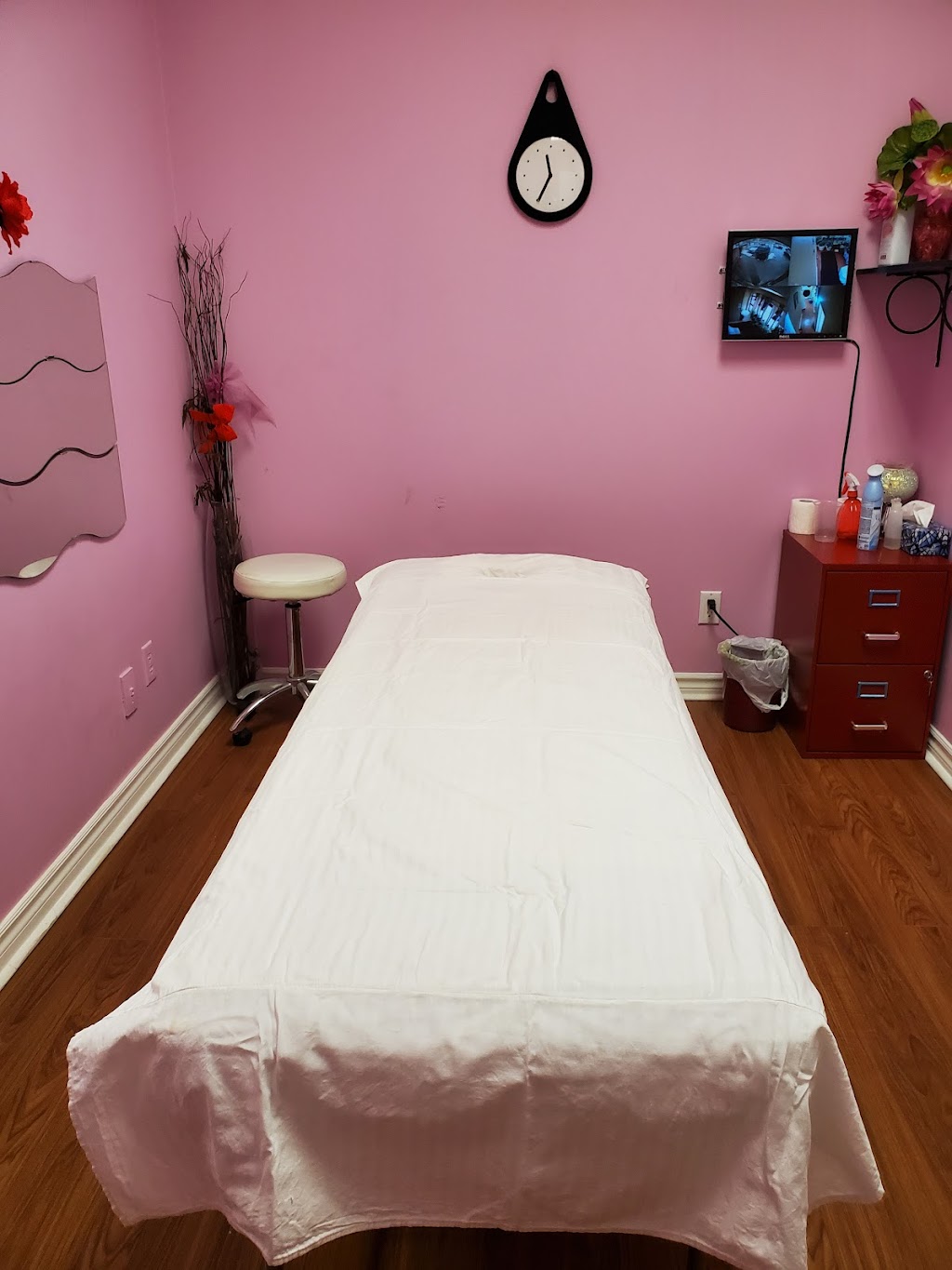 Hawaii Health Spa | 3110 Kingston Rd, Scarborough, ON M1M 1P2, Canada | Phone: (416) 261-8088