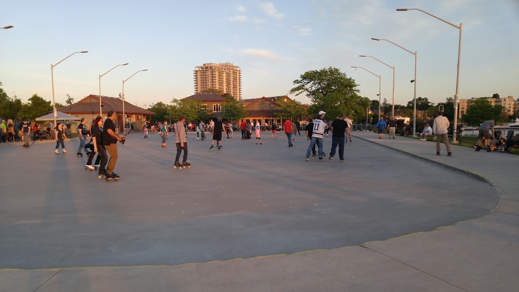 Outdoor Skating Rink at Pier 8 | 47 Discovery Dr, Hamilton, ON L8L 8K4, Canada | Phone: (905) 523-4498