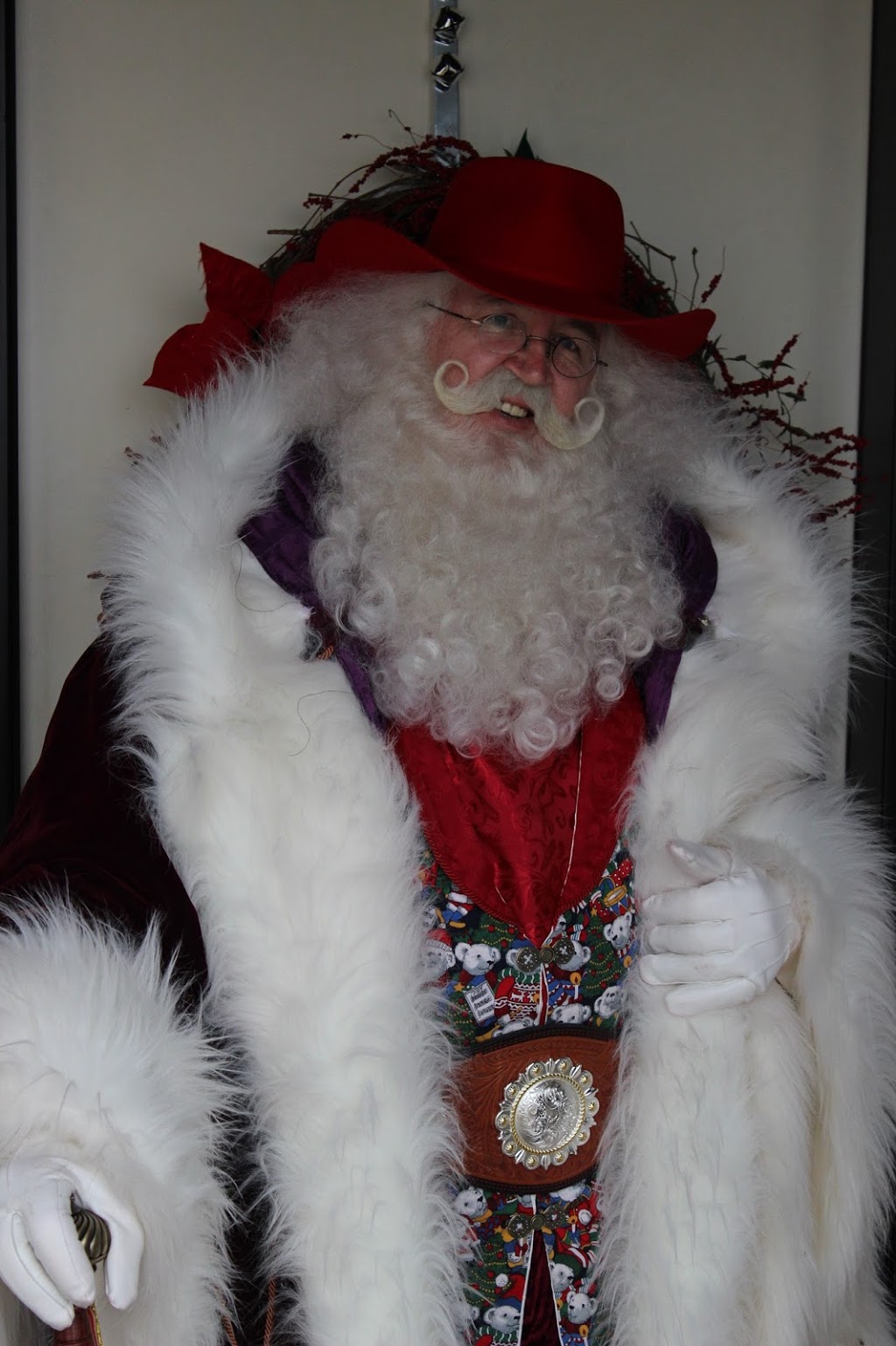 Santa D Claus | 22 Marbrooke Cir NE, Calgary, AB T2A 2W4, Canada | Phone: (403) 726-8200