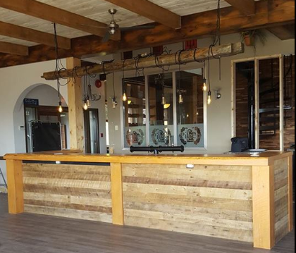 Pub Le Chalet | 125 Chemin de la Plage des Cantons, Magog, QC J2L 2V8, Canada | Phone: (819) 843-1540