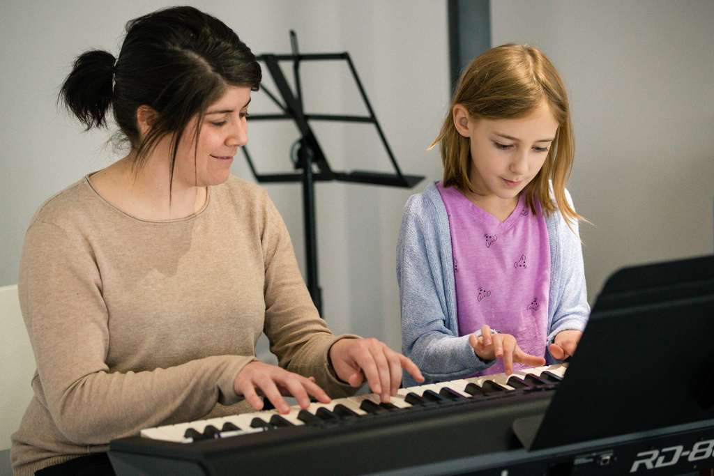 École de musique Raveston Music School | 15226 Cabot Trail, Chéticamp, NS B0E 1H0, Canada | Phone: (902) 224-7749