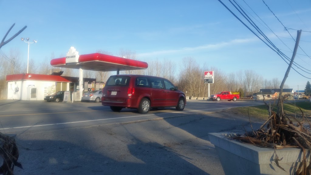 Petro-Canada | 615 Rue Principale, Rivière-Beaudette, QC J0P 1R0, Canada | Phone: (450) 269-2641