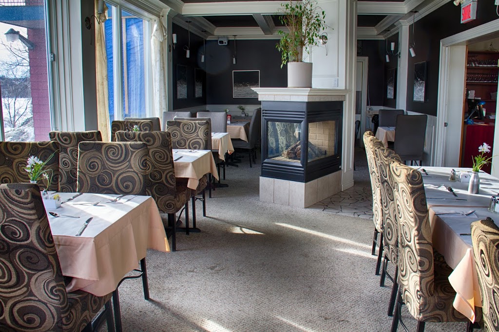 Restaurant La Feuille dErable | 242 Rue Principale, Vallée-Jonction, QC G0S 3J0, Canada | Phone: (418) 253-1200
