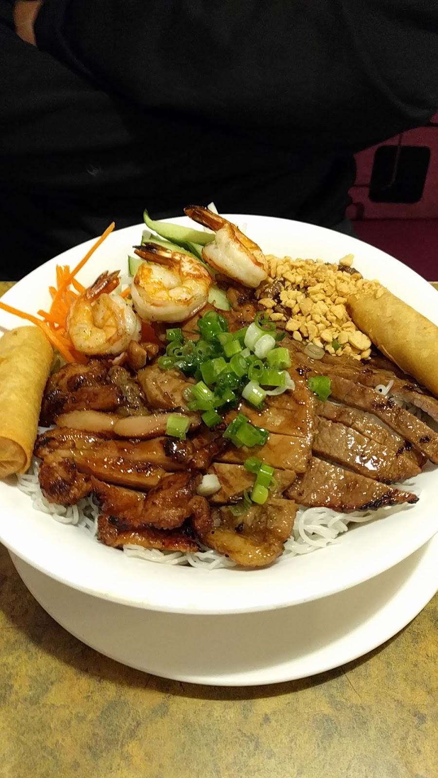 Xue Hu Vietnamese Restaurant | 187 Parkland Hwy #108, Spruce Grove, AB T7X 4H4, Canada | Phone: (780) 962-2262