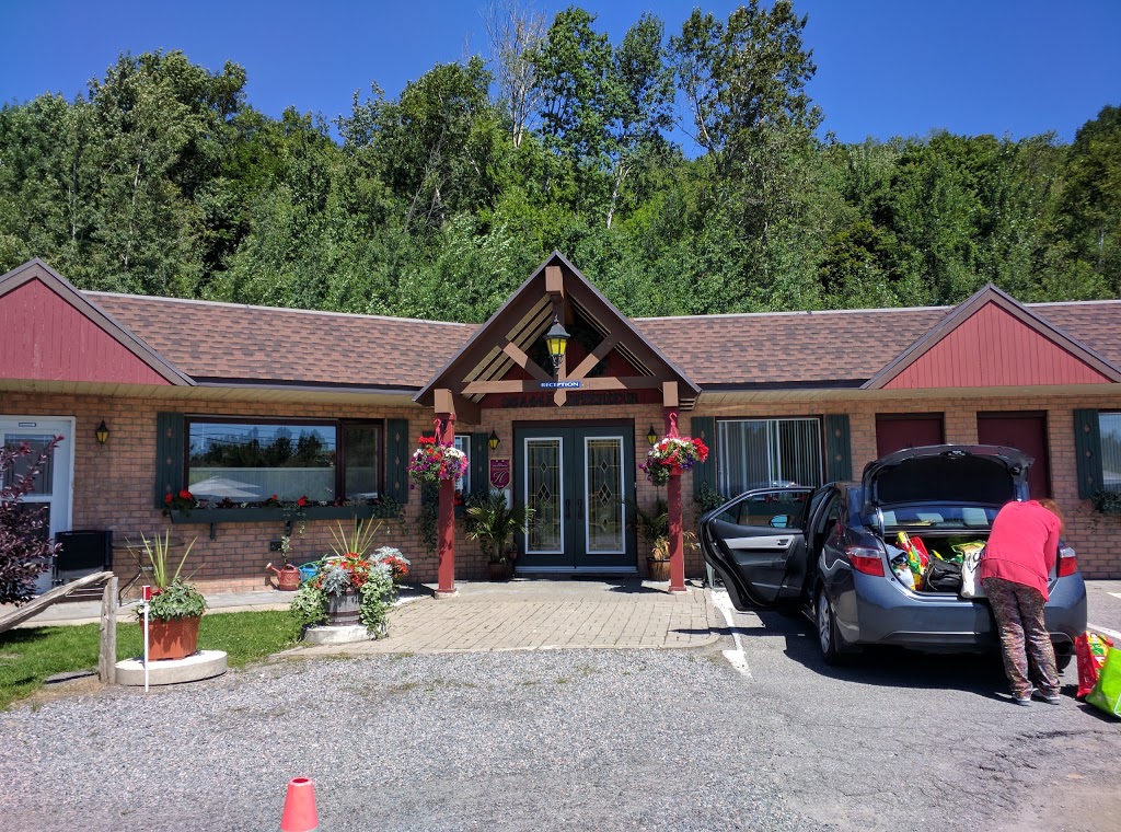 Motel sous les Charmilles | 842 QC-138, Cap-Santé, QC G0A 1L0, Canada | Phone: (418) 286-3391