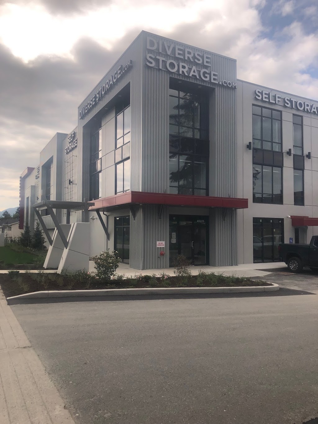 Diverse Storage - Proudly Managed by Vaultra Asset Management. | 45225 Keith Wilson Rd, Chilliwack, BC V2R 5S1, Canada | Phone: (604) 824-9377