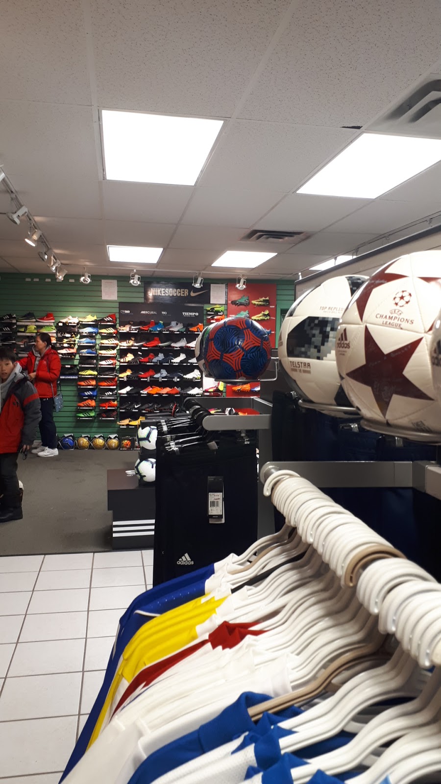 L&M Taylor Soccer | 2046 Yonge St, Toronto, ON M4S 1Z9, Canada | Phone: (416) 640-0244