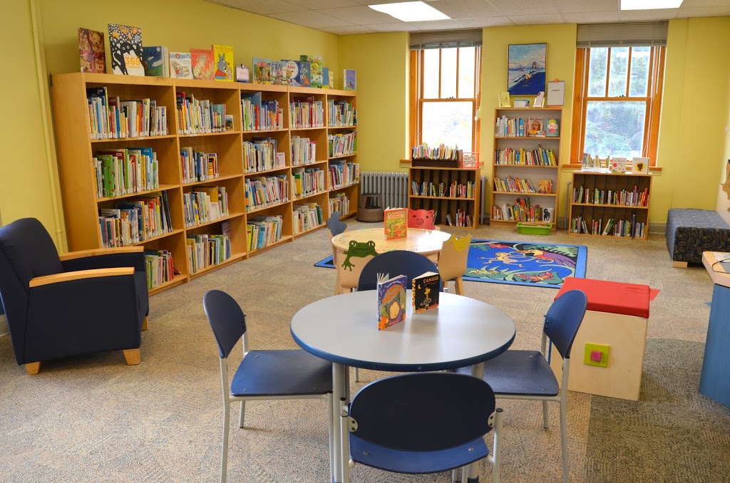 Ottawa Public Library - Vanier | 310 Pères-Blancs Ave, Vanier, ON K1L 7L5, Canada | Phone: (613) 580-2940