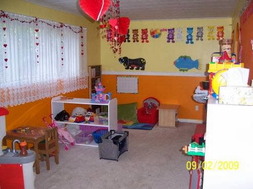 "ALL ABOARD" DAYCARE | 1620 Western Dr, Port Coquitlam, BC V3C 2X2, Canada | Phone: (604) 552-9402