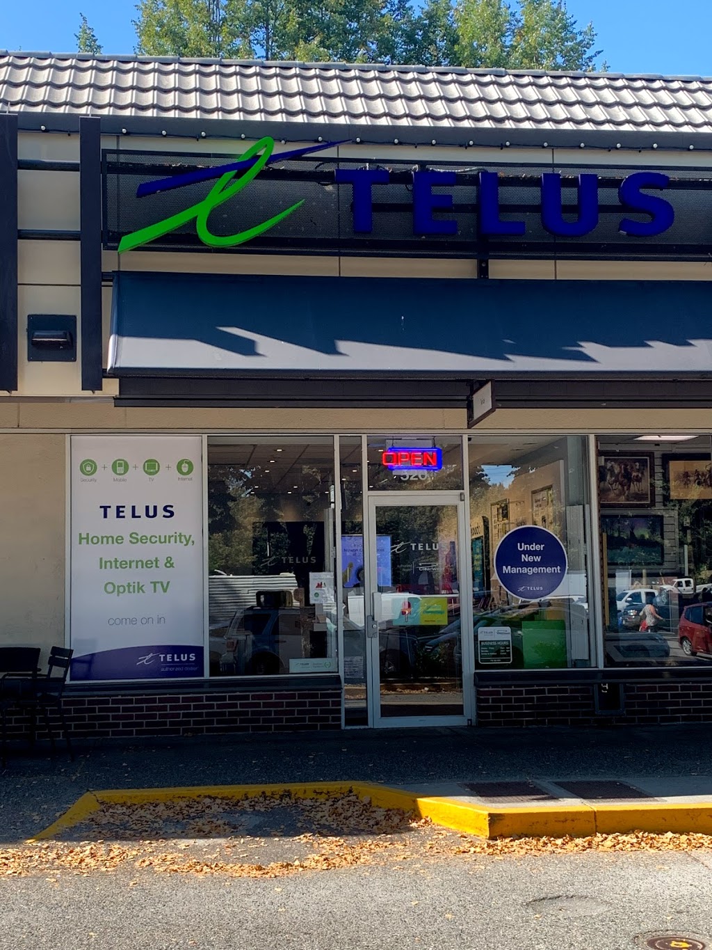 TELUS Store / Koodo Store / Clearwest Solutions | 333 Brooksbank Ave Unit 520, North Vancouver, BC V7J 2B9, Canada | Phone: (604) 969-7878