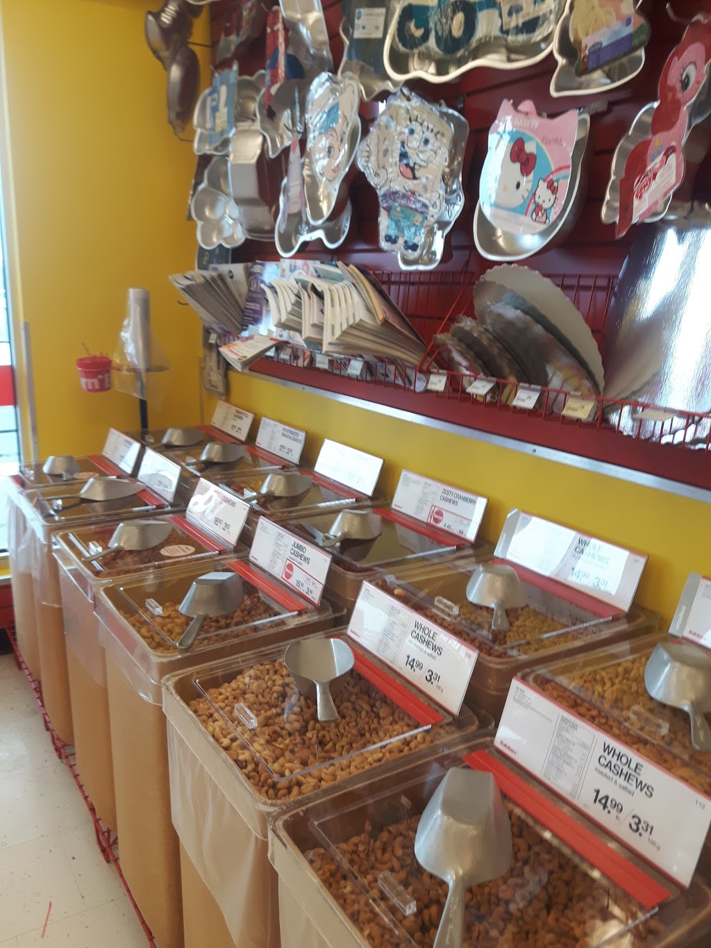 Bulk Barn | 210 Glendale Ave, St. Catharines, ON L2T 3Y6, Canada | Phone: (905) 685-1708