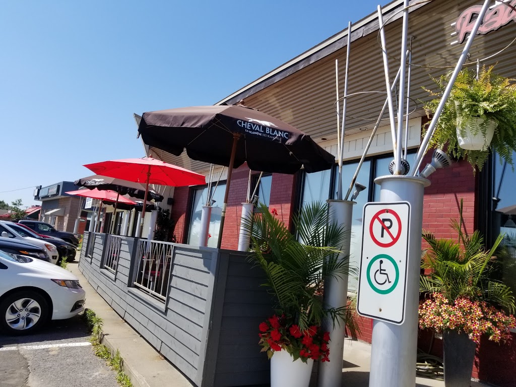 Radio Café | 10993 Boulevard Sainte-Anne, Beaupré, QC G0A 1E0, Canada | Phone: (418) 827-1800