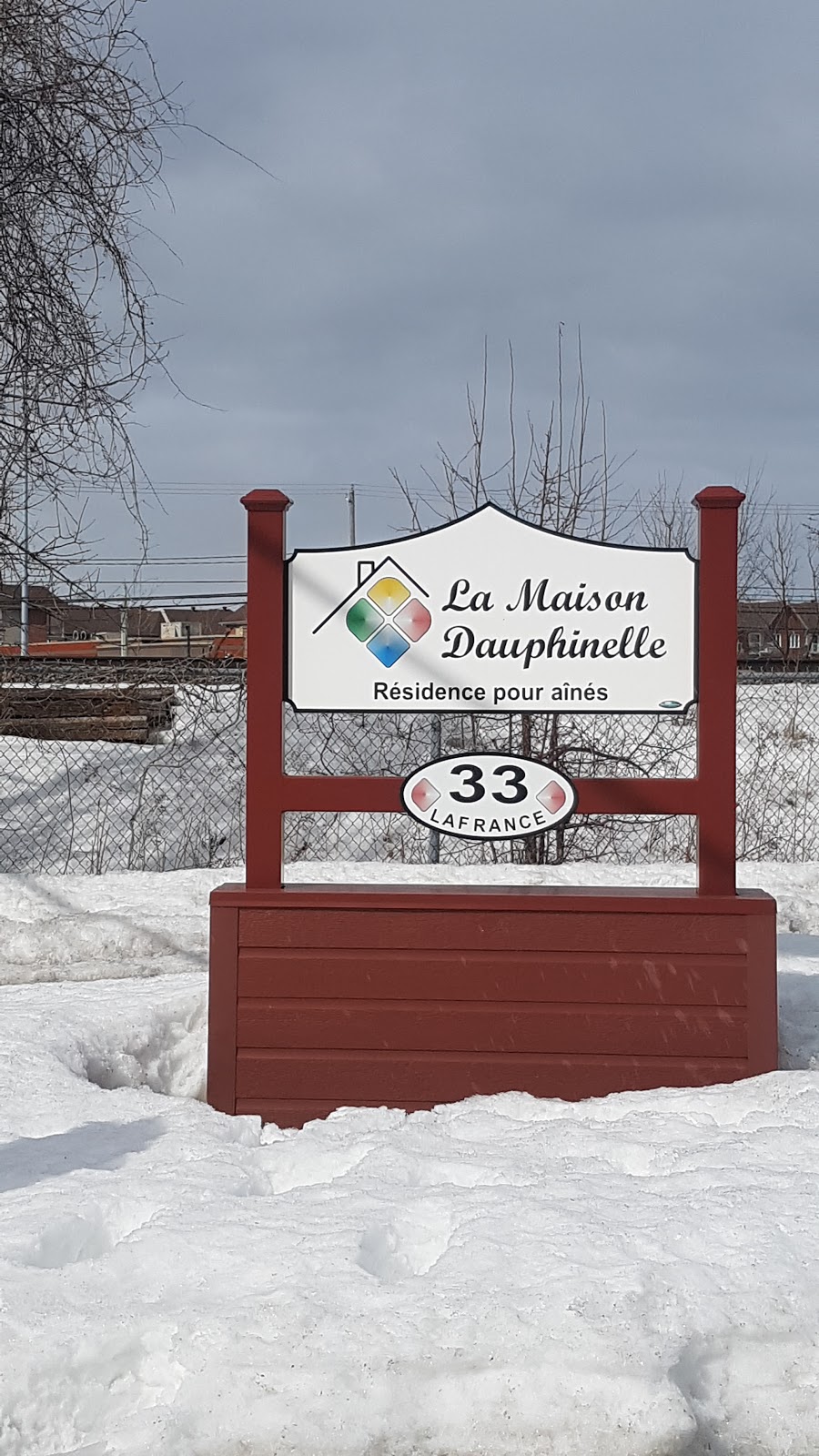 Residence Maison Dauphinelle | 33 Rue Lafrance E, Saint-Basile-le-Grand, QC J3N 1L5, Canada | Phone: (450) 441-7774