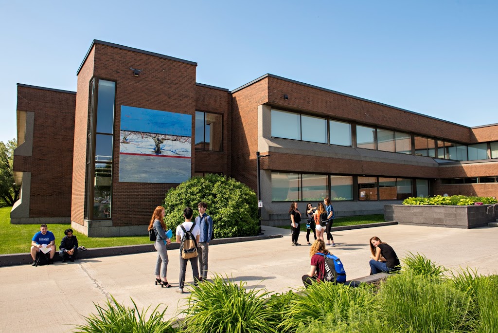 Champlain College Saint-Lambert | 900 Rue Riverside, Saint-Lambert, QC J4P 3P2, Canada | Phone: (450) 672-7360