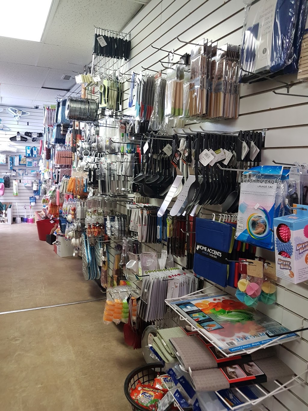 Kensington Dollar Store | 305 10 St NW, Calgary, AB T2N 1V5, Canada | Phone: (403) 283-2266