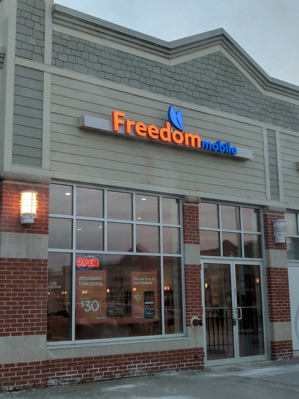 Freedom Mobile | 1480 Major MacKenzie Dr W, Vaughan, ON L6A 4H6, Canada | Phone: (289) 553-9463