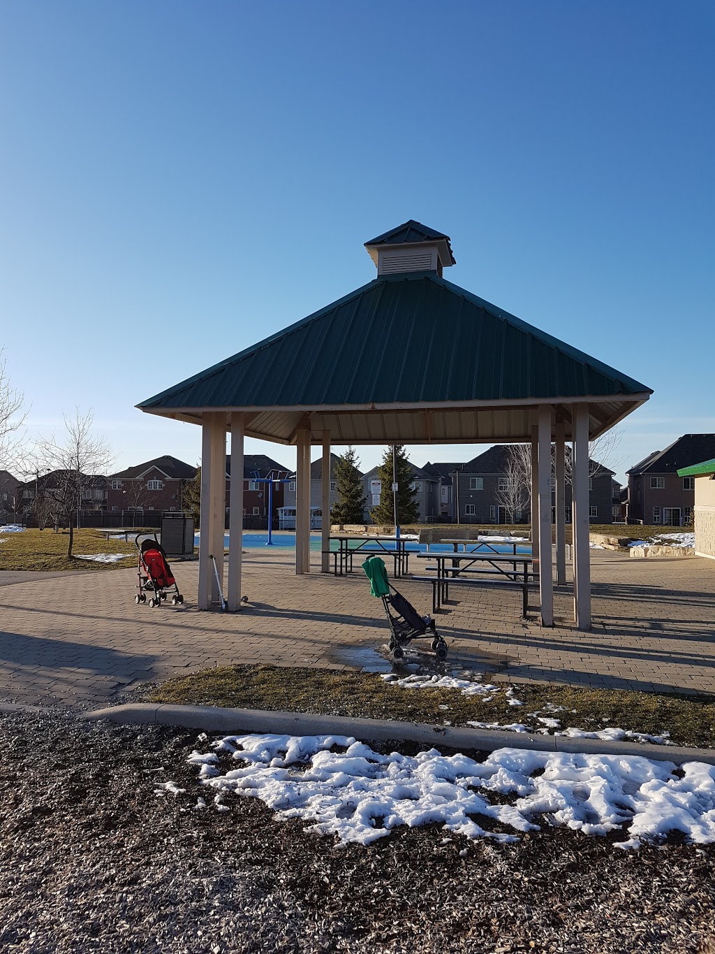 Ada Johnson Park | 17 Wallwark St, Aurora, ON L4G 0J1, Canada | Phone: (905) 727-1375