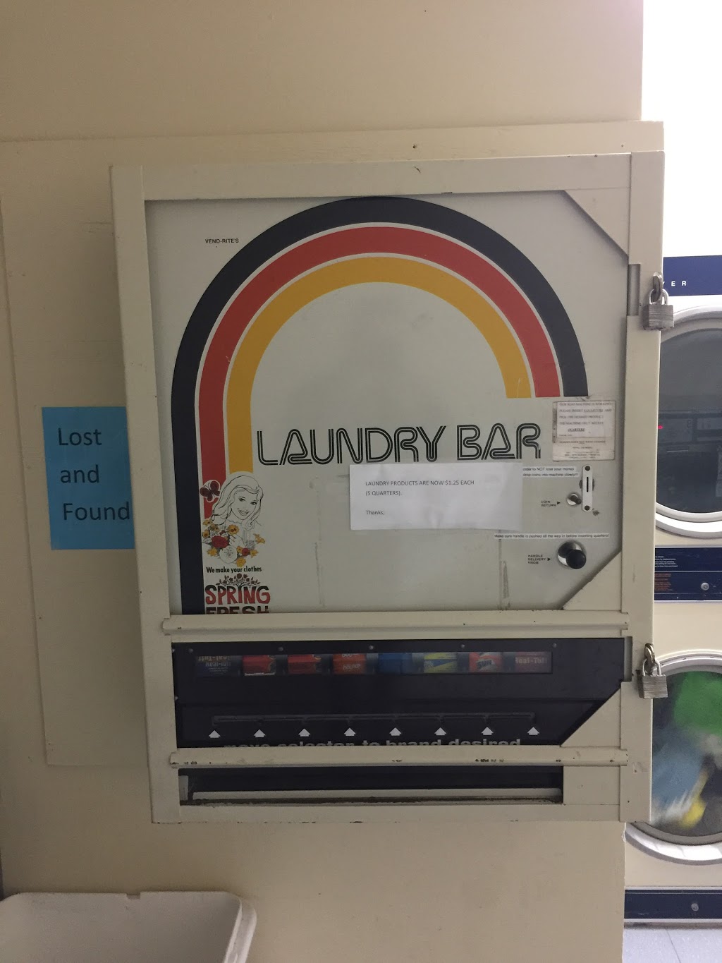 The Soap Box Laundromat | 213 Eagle St, Newmarket, ON L3Y 1J8, Canada | Phone: (905) 251-6272